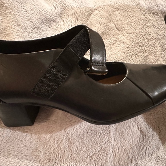 Clark’s Unstructured Mary Jane Heels - Picture 5 of 7